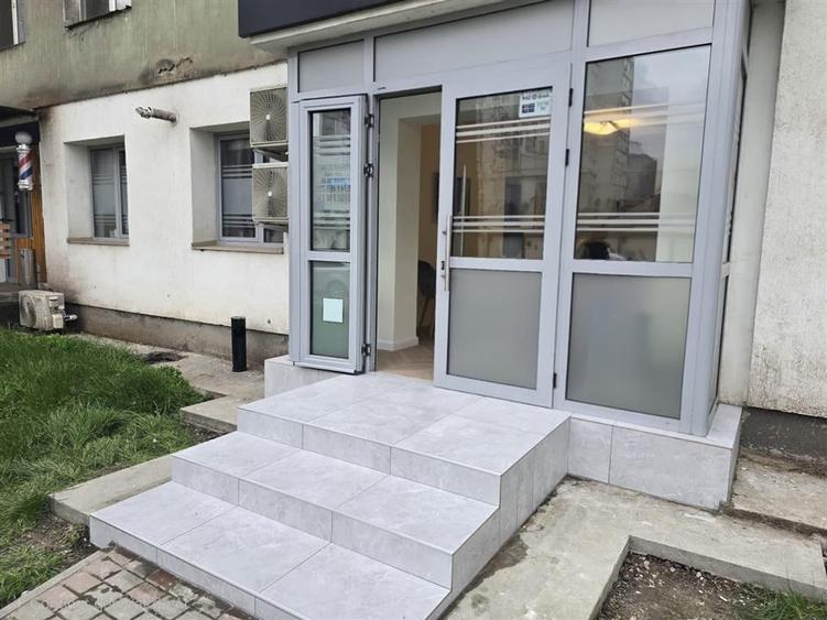 Spațiu comercial, de 60 mp, în Podu Roș