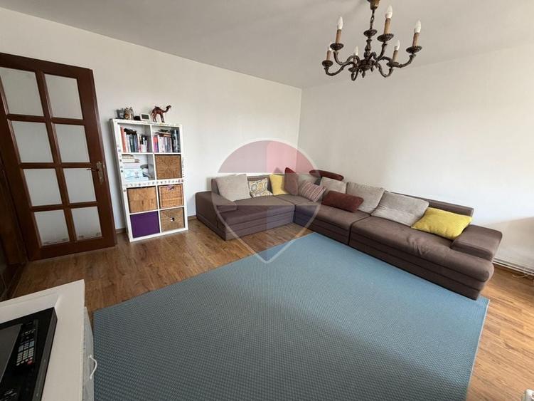 Apartament cu 3 camere decomandat în Brazda lui Novac