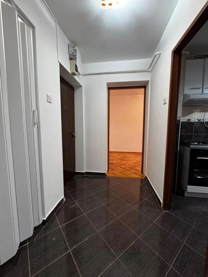 Apartament cu 3 camere circular în Tudor Vladimirescu