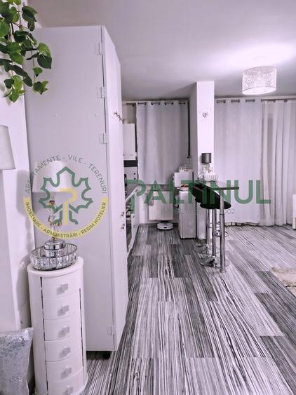 Apartament cu 3 camere decomandat, mobilat în Central