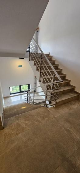 Apartament cu 3 camere decomandat, mobilat în Tineretului