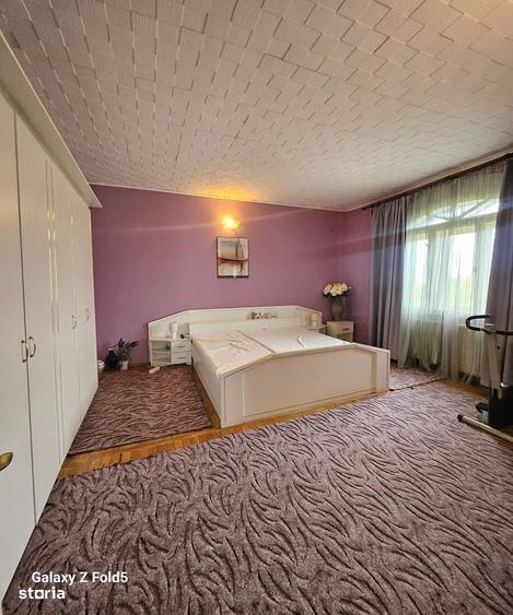 Casă cu 4 camere decomandat cu Teren 514 Mp în Central