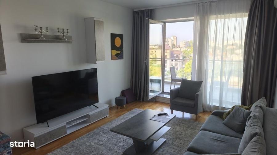 Apartament cu 3 camere decomandat în 1 Mai