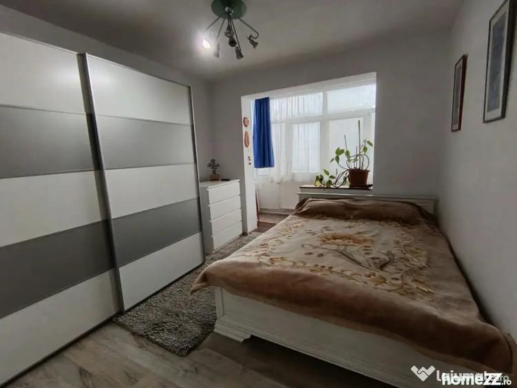 Apartament cu 4 camere semidecomandat în Săsar