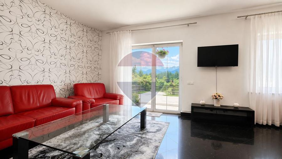 Duplex cu 13 camere cu Teren 240 Mp în Cioplea