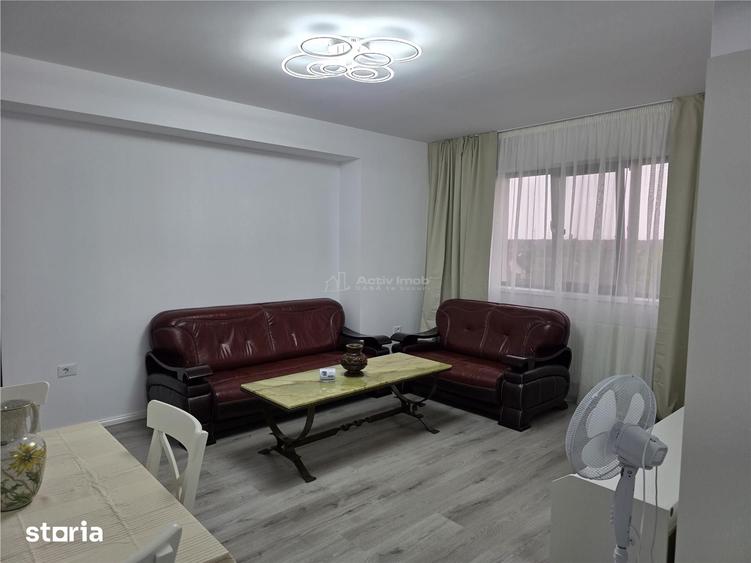 Apartament cu 3 camere semidecomandat în 1 Decembrie