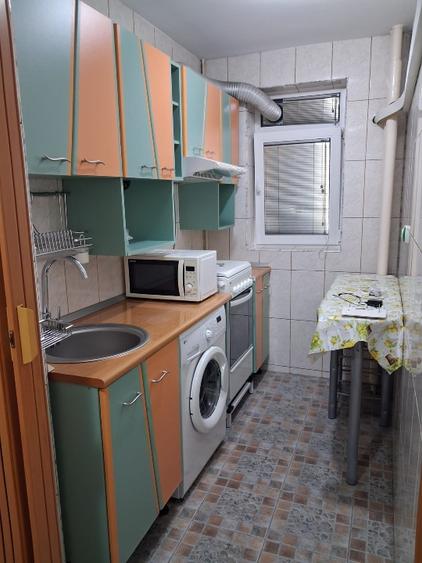 Apartament cu 2 camere decomandat în Berceni