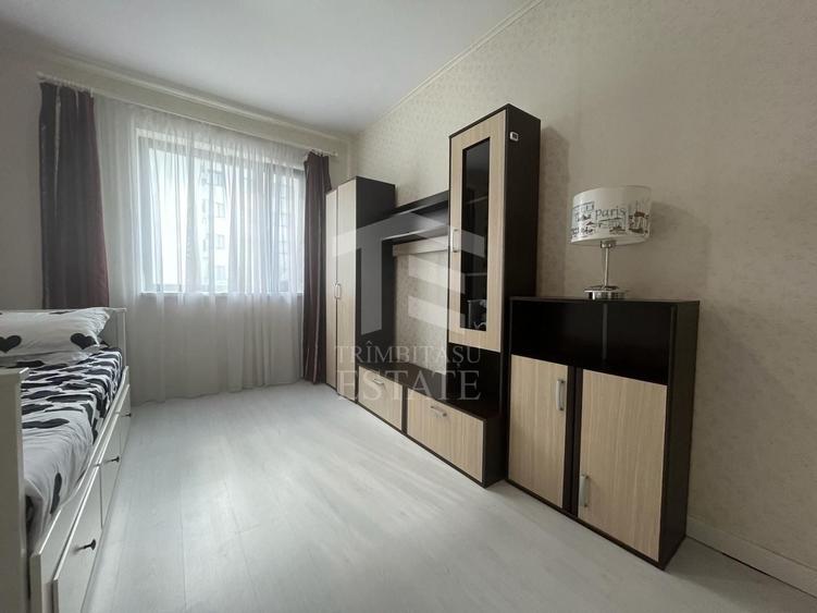 Apartament cu 3 camere semidecomandat, mobilat în DN 1