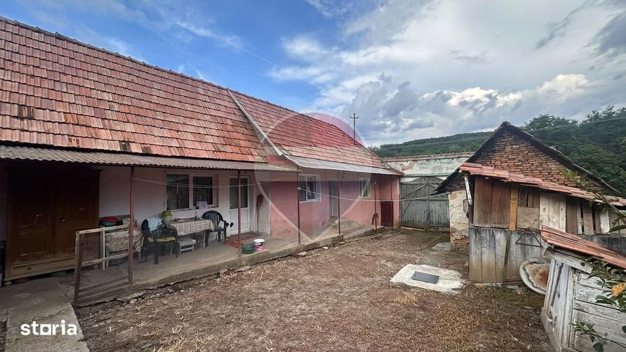 Casă cu 3 camere în Valea Lungă
