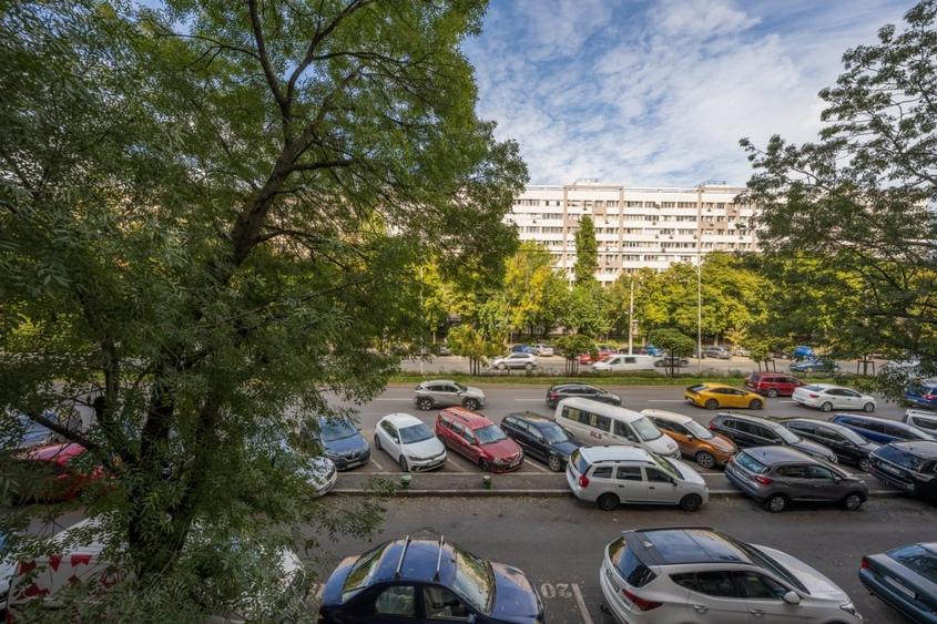 Apartament cu 3 camere decomandat în Lujerului