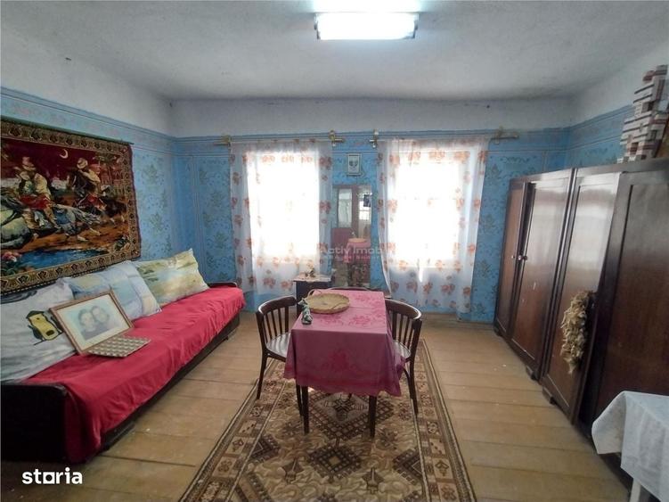 Casă cu 4 camere în Socol