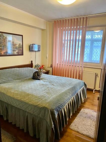 Apartament cu 3 camere decomandat, mobilat în Central