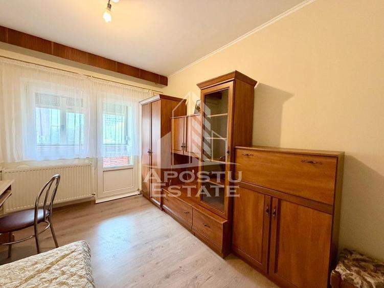 Apartament cu 3 camere decomandat, mobilat în Olimpia-Stadion