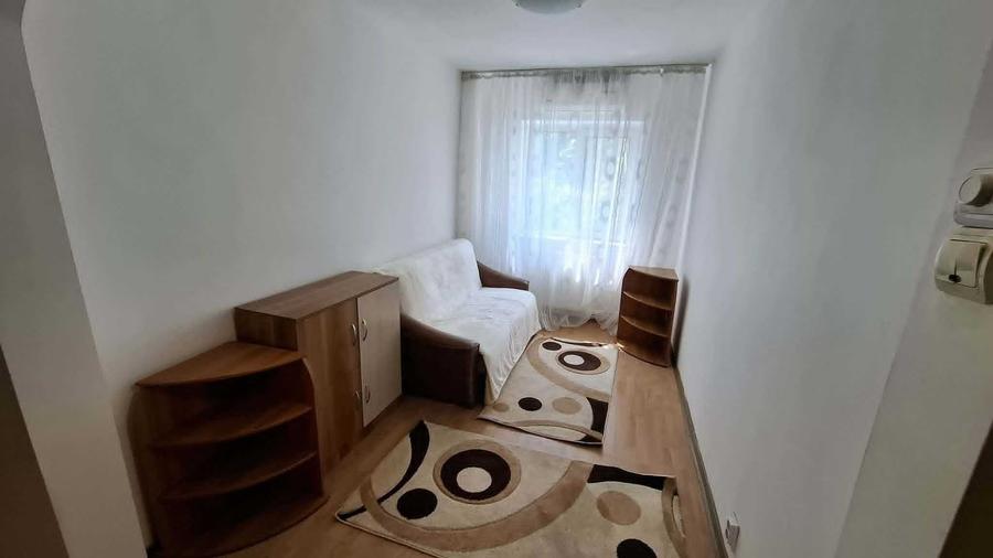 Apartament cu 3 camere decomandat în Metalurgie