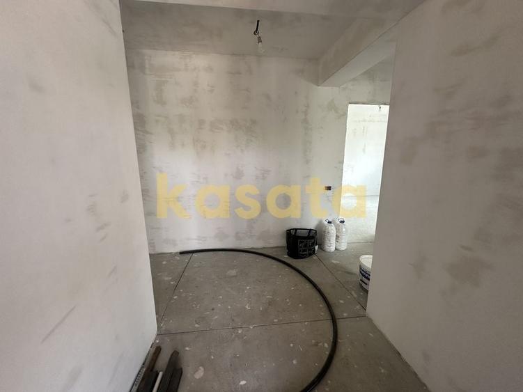 Casă cu 4 camere cu Teren 400 Mp în Domnești
