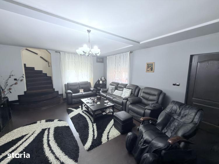 Casă cu 5 camere cu Teren 504 Mp în Central
