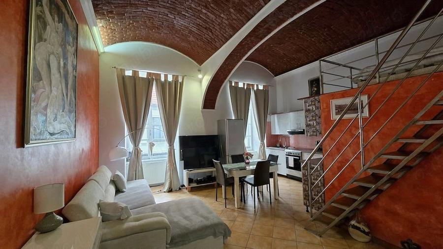 Apartament cu 2 camere decomandat în Central