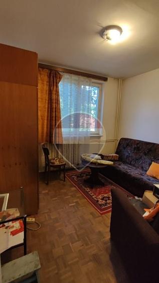 Apartament cu 3 camere decomandat în Dacia