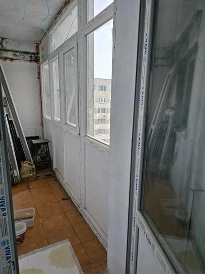 Apartament cu 3 camere decomandat, mobilat în Zețarilor
