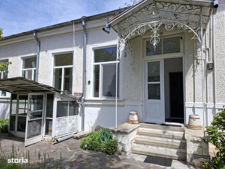 Casă cu 3 camere în Central