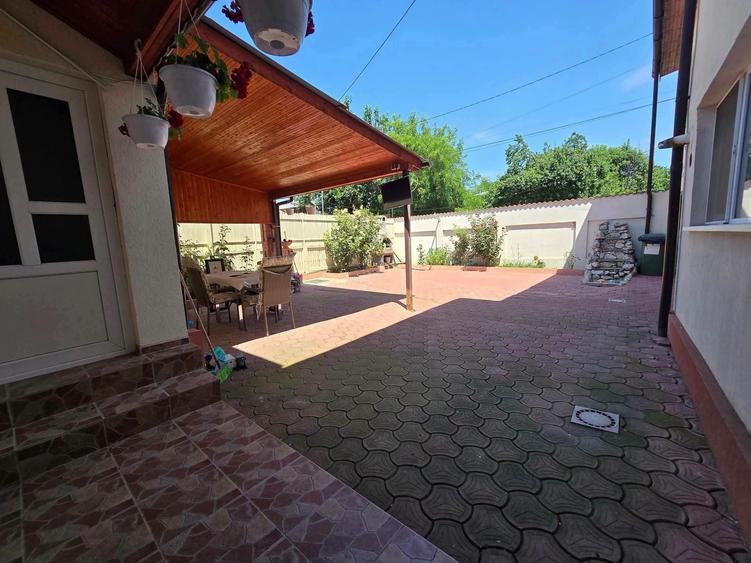 Duplex cu 6 camere cu Canalizare în Dobroești