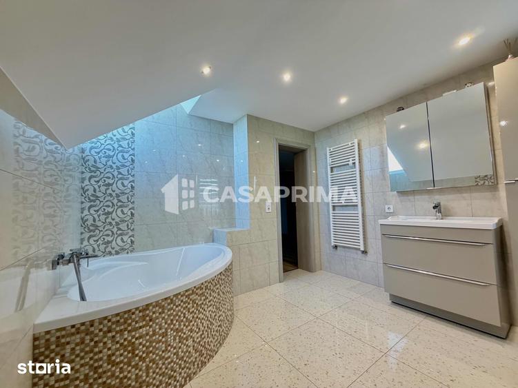 Casă cu 7 camere cu Teren 1711 Mp în Miroslava