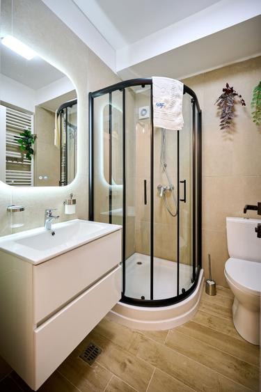 Apartament cu 3 camere decomandat în Mamaia-Sat