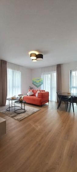 Apartament cu 3 camere semidecomandat în P-ta Presei Libere