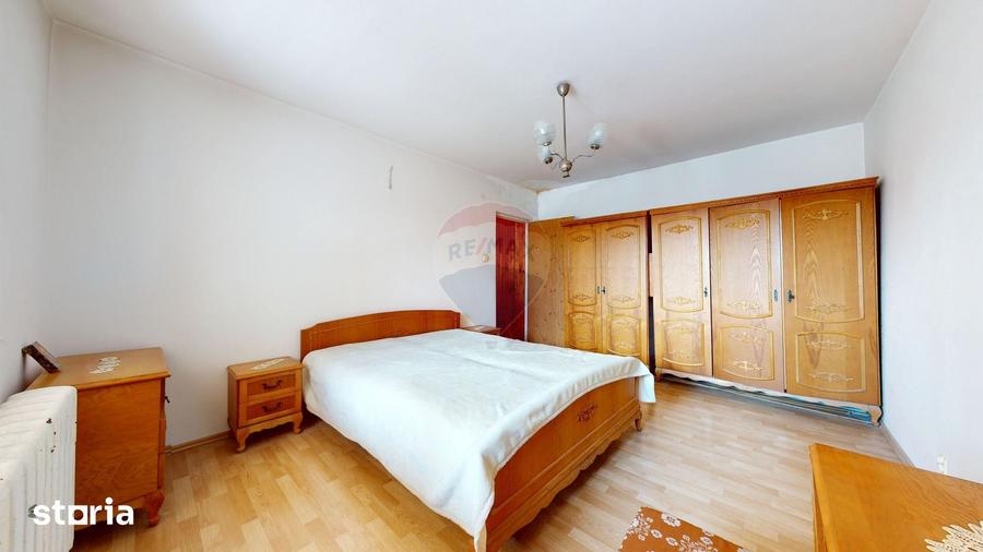 Apartament cu 3 camere decomandat în Central