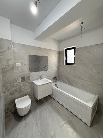 Duplex cu 5 camere cu Canalizare în Dobroești