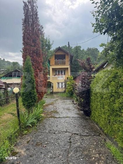 Casă cu 4 camere în Oncești