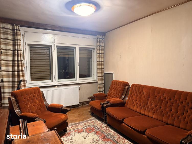 Apartament cu 3 camere semidecomandat în Olimpia-Stadion