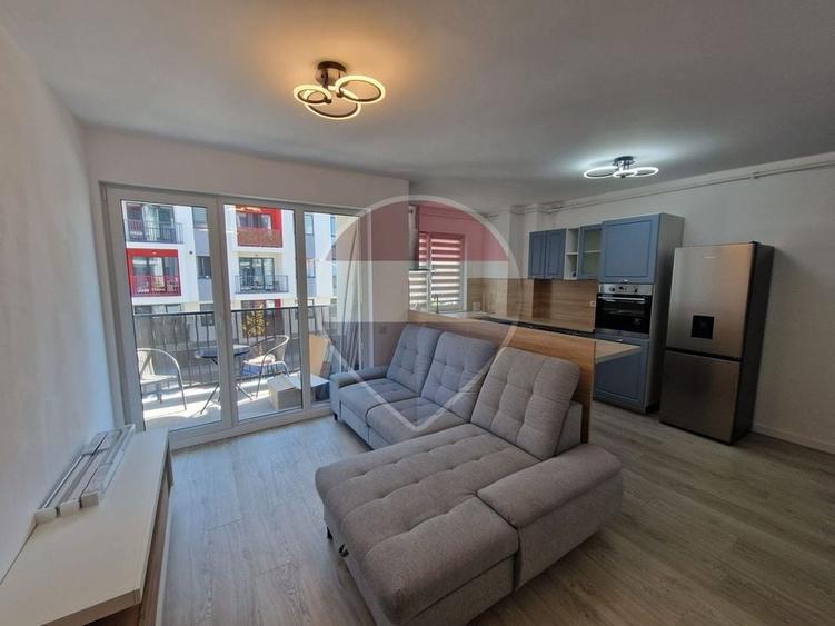 Apartament cu 2 camere semidecomandat, mobilat în Florești