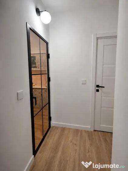 Apartament cu 4 camere decomandat în Frumoasa