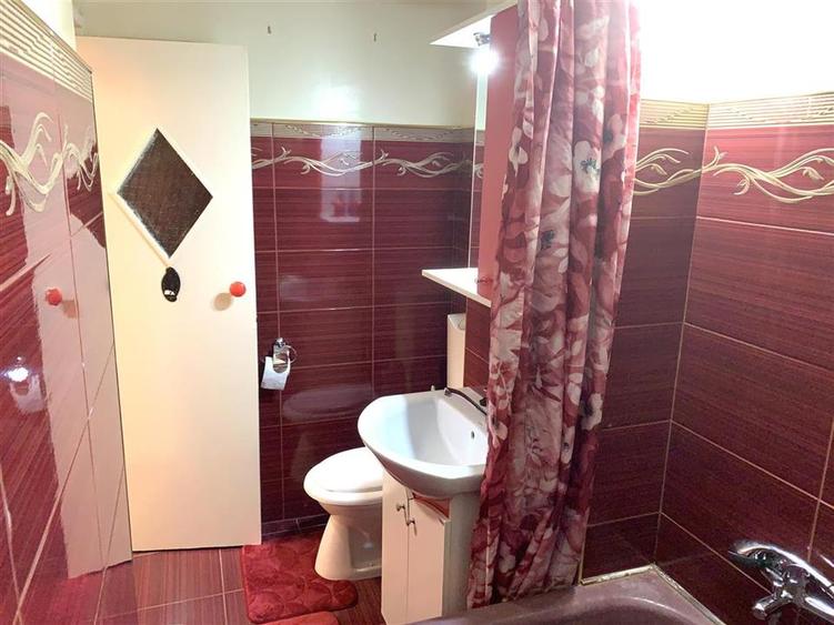 RECO Apartament 3 camere de inchiriat , 66 mp, parter, Bulevardul Decebal aproap - 11