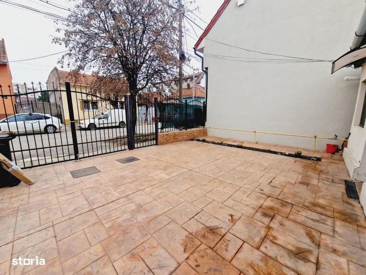 Casă cu 2 camere decomandat în Cantemir