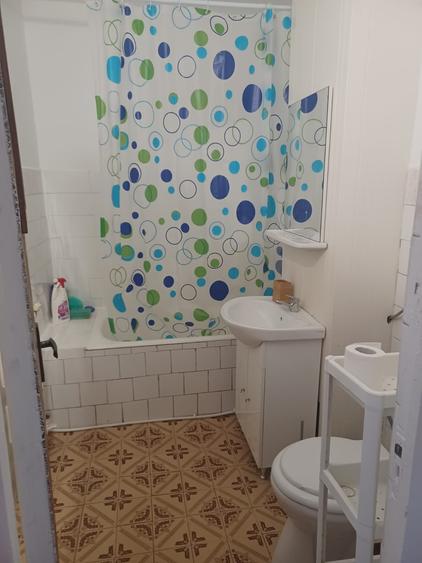 Apartament cu 3 camere semidecomandat, mobilat în Dumbrava 2