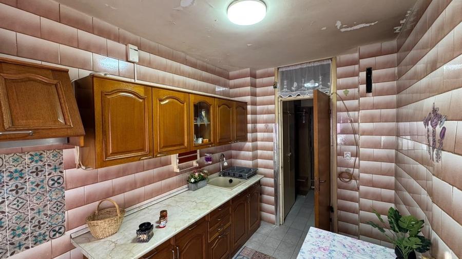 Apartament cu 2 camere decomandat în Lacul Tei