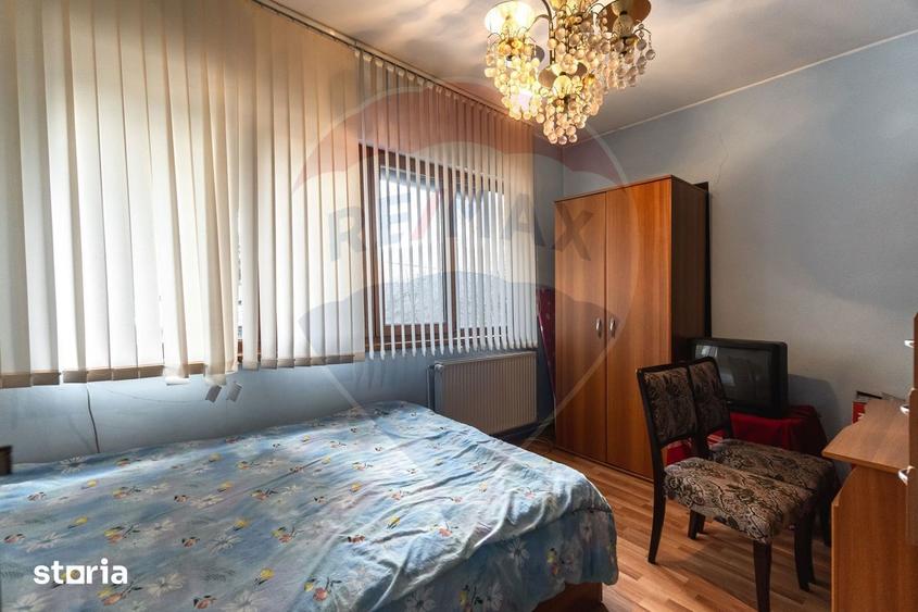 Apartament cu 3 camere, mobilat în Central