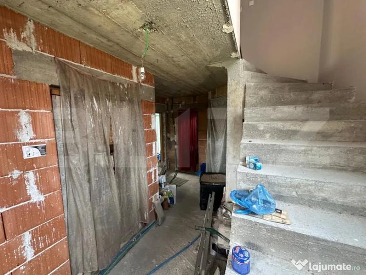 Casă cu 3 camere cu Teren 4075 Mp în Central
