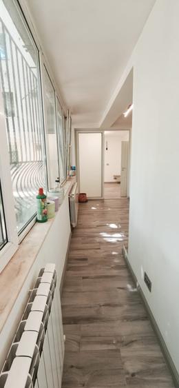 Apartament cu 3 camere semidecomandat în Tomis II