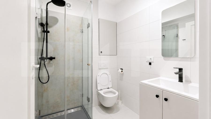Apartament cu 3 camere decomandat, mobilat în Tractorul