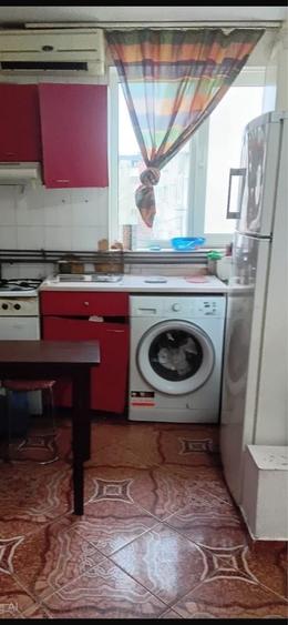 Apartament cu 3 camere semidecomandat în Mărgeanului
