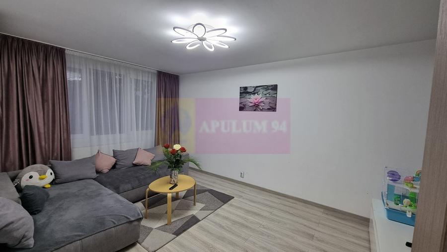 Apartament cu 3 camere decomandat în P-ța Reșița