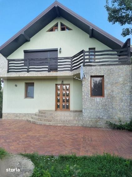 Casă cu 5 camere cu Teren 700 Mp în Central