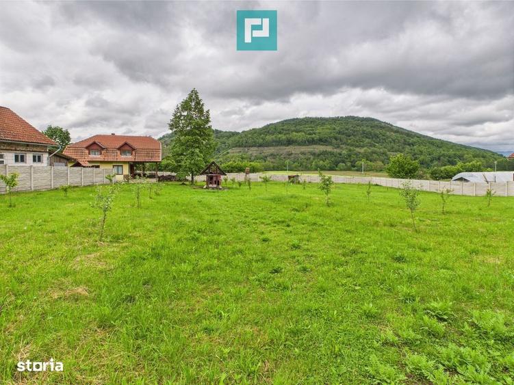 Casă cu 3 camere cu Canalizare în Gurahonț