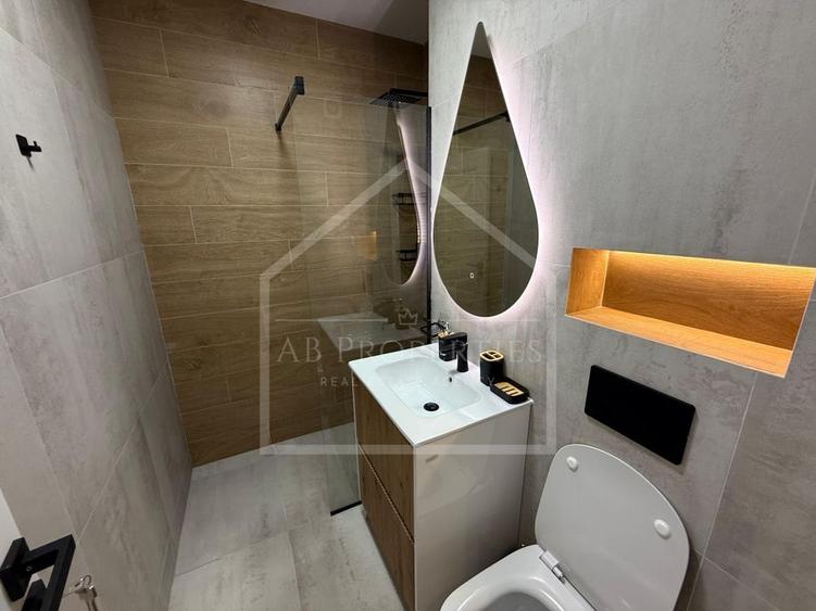 Apartament cu 2 camere decomandat în 1 Mai