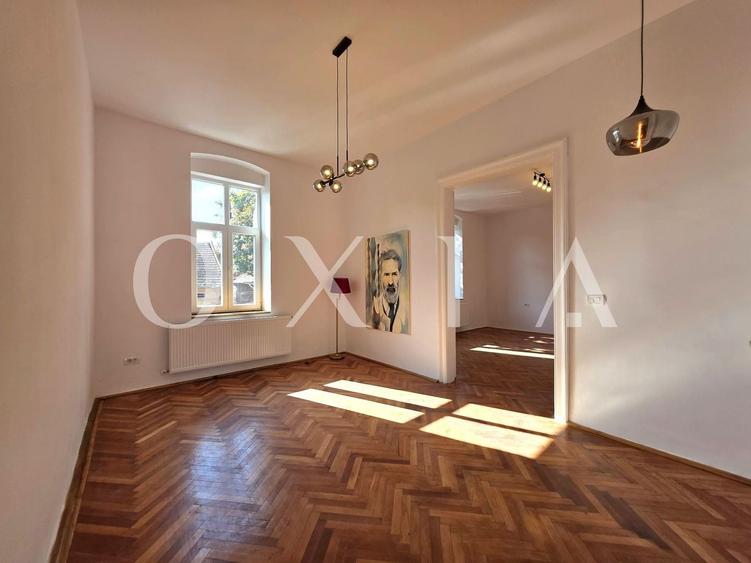 Apartament cu 3 camere semidecomandat în Elisabetin