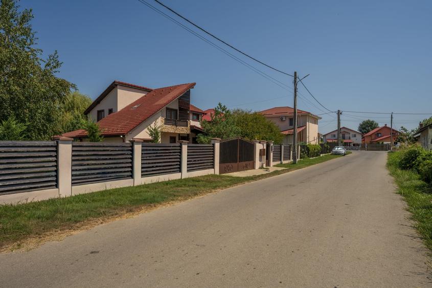 Casă individuală cu 4 camere cu Piscina în Domnești