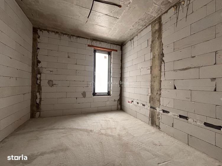 Casă cu 5 camere cu Teren 255 Mp în Cantemir